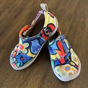 Uin Secret Garden Kids Shoes size 10